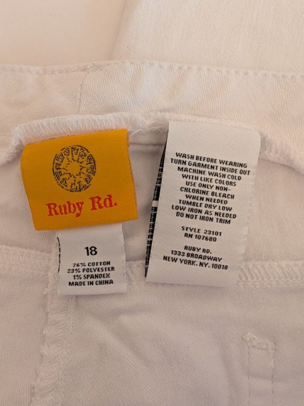 Ruby Rd. white capris Size 18 - Picture 6 of 7